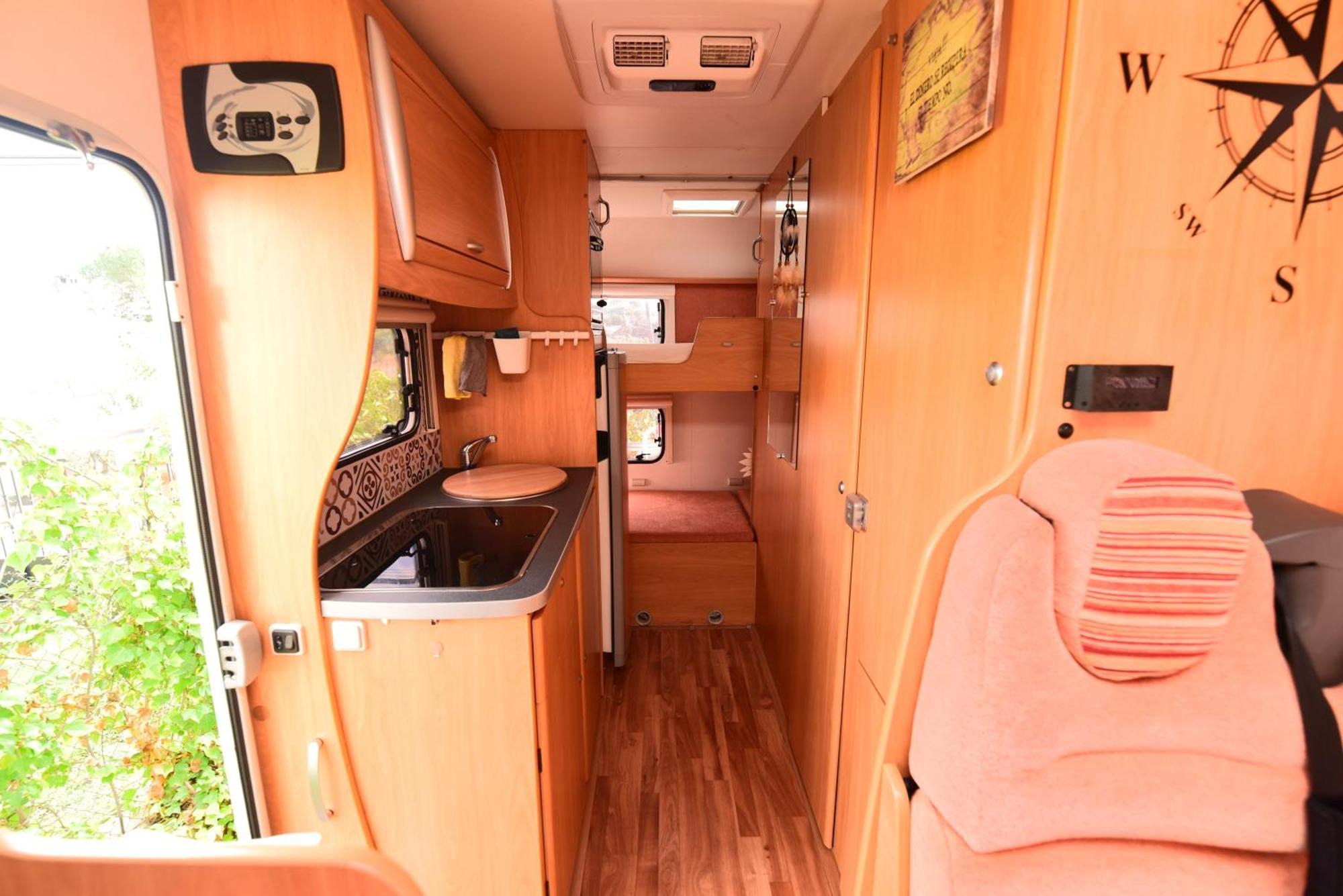 Autocaravana En La Pedriza Manzanares El Real Buitenkant foto