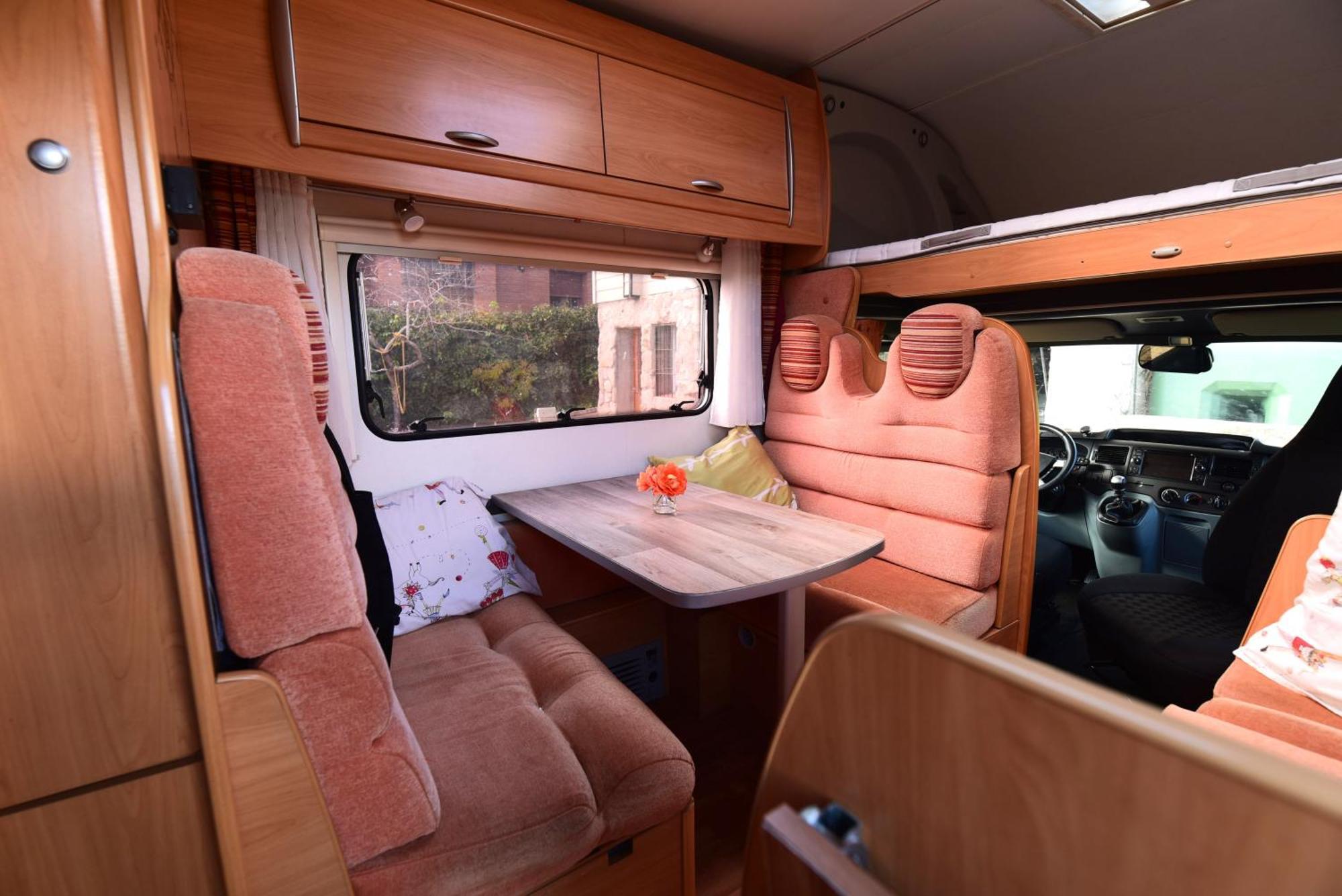 Autocaravana En La Pedriza Manzanares El Real Buitenkant foto